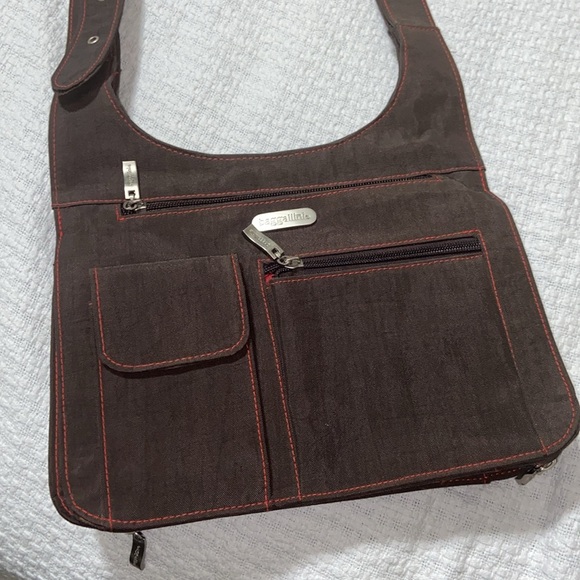 Like new Baggalini Messenger Jetsetter slim Crossbody - Picture 5 of 16